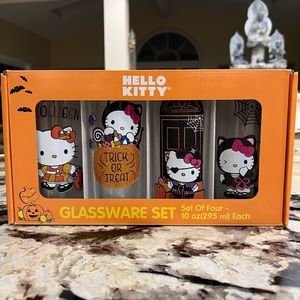 Hello Kitty Halloween Glassware Set